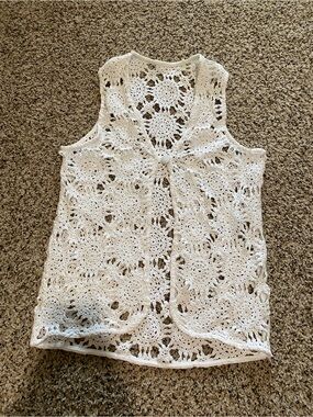 Vintage VTG White Crochet Sleeveless Button-Front Top Vest